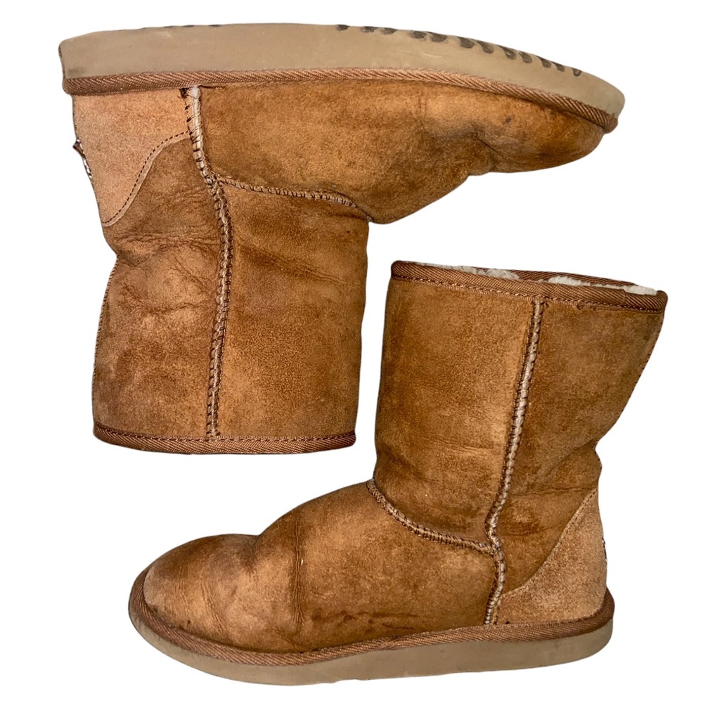 UGG Medium Brown Sheepskin Style F3008I Short Ankle Boots Size 6 - Picture 13 of 13